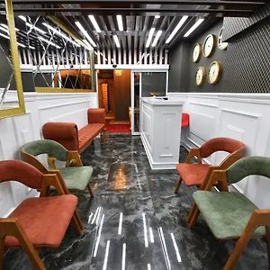 2* Hotel Sea Moon